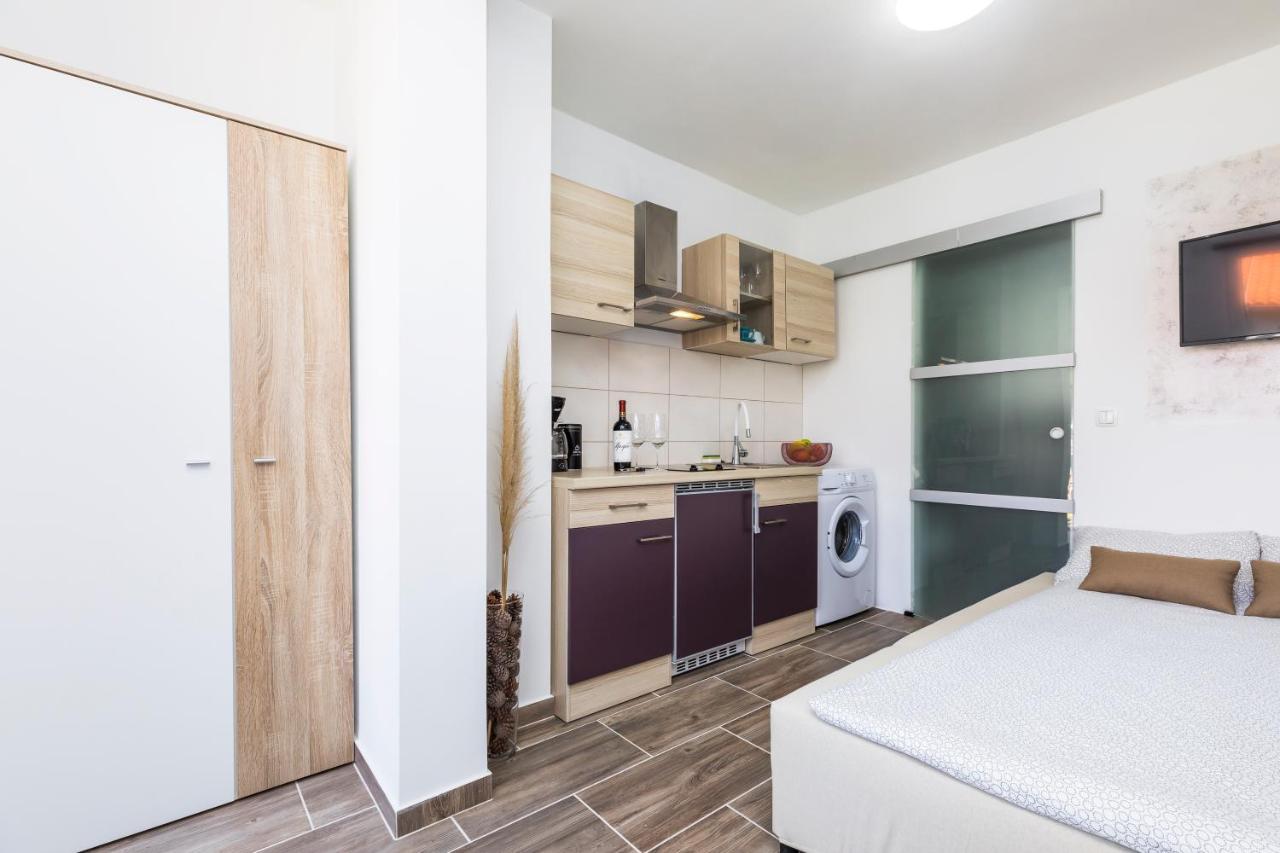 Studio Apartment Pinetree - Mali Lošinj Eksteriør bilde